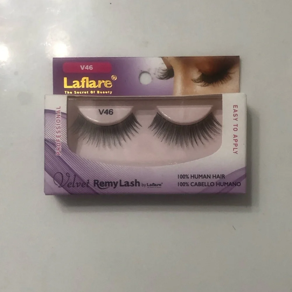 Lashes - Picture 5 of 6